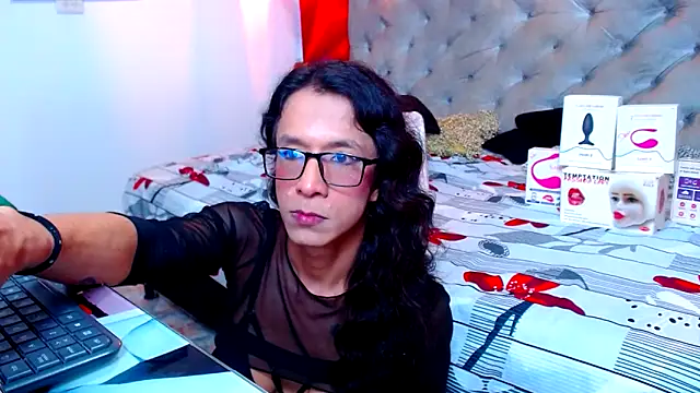Snapshot of DaslyRoze chatting on March 16, 2025, 12:56 am DaslyRoze online show from March 16, 2025, 12:56 am