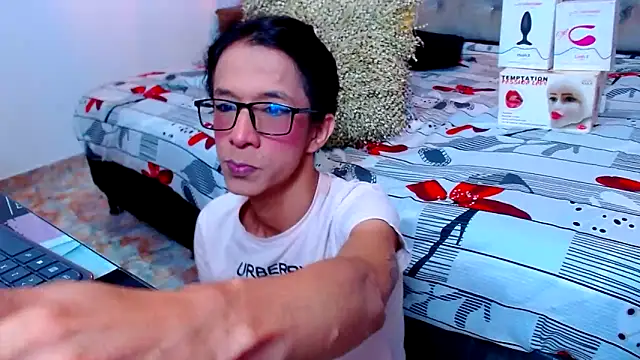 Snapshot of DaslyRoze chatting on March 12, 2025, 12:31 am DaslyRoze online show from March 12, 2025, 12:31 am