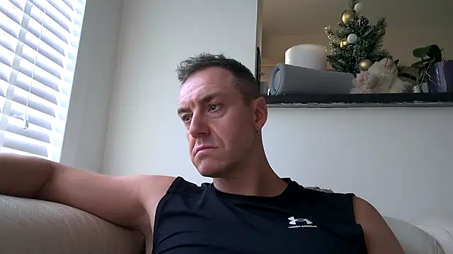 Snapshot of ploki2180 chatting on January 18, 2026, 2:42 pm ploki2180 online show from January 18, 2026, 2:42 pm