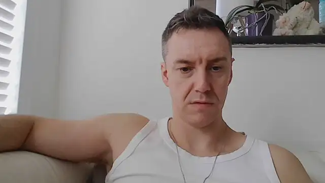 Snapshot of ploki2180 chatting on March 29, 2026, 10:28 am ploki2180 online show from March 29, 2026, 10:28 am