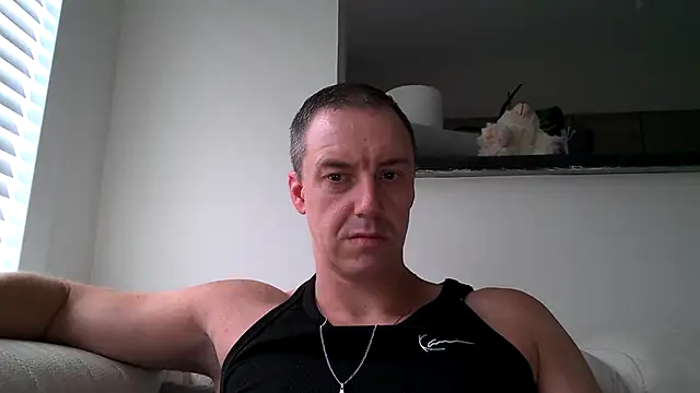 Snapshot of ploki2180 chatting on December 14, 2025, 10:21 am ploki2180 online show from December 14, 2025, 10:21 am