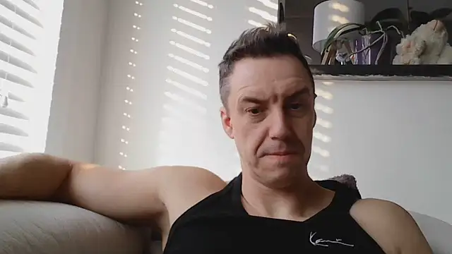 Snapshot of ploki2180 chatting on March 21, 2026, 6:36 am ploki2180 online show from March 21, 2026, 6:36 am