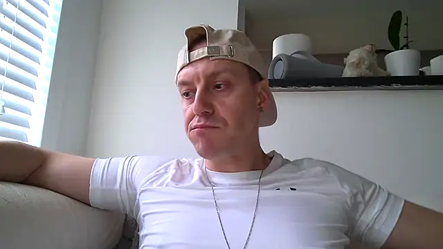 ploki2180 online show from November 2, 2025, 2:55 pm