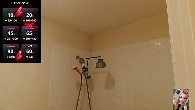 Blondiewithanass online show from April 1, 2026, 6:15 am