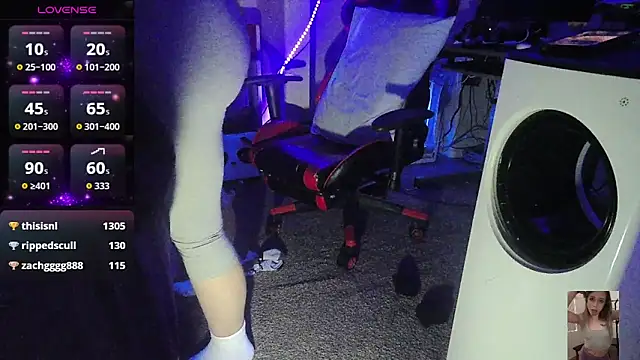 Blondiewithanass online show from November 25, 2025, 2:39 pm