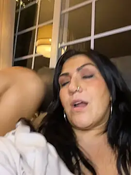 LittleMissEeve online show from May 21, 2026, 4:43 am