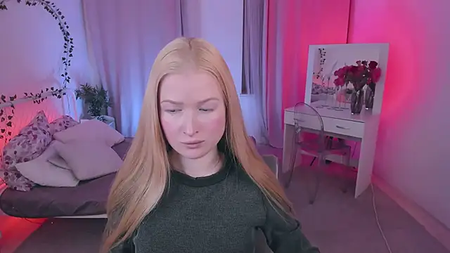 Snapshot of Laly_Peach chatting on February 9, 2026, 7:17 am Laly Peach online show from February 9, 2026, 7:17 am