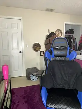 Snapshot of Zadaraye chatting on February 11, 2025, 5:07 pm Zadaraye online show from February 11, 2025, 5:07 pm