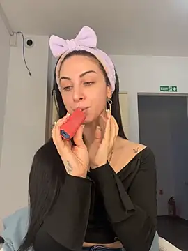 Snapshot of MeganHopeX chatting on February 1, 2025, 8:08 am MeganHopeX online show from February 1, 2025, 8:08 am