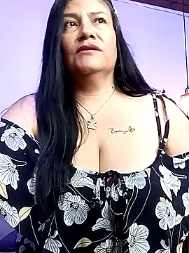 Snapshot of salomexlove_20 chatting on October 19, 2025, 1:14 pm salomexlove 20 online show from October 19, 2025, 1:14 pm