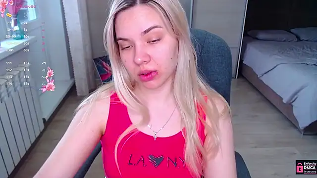 Snapshot of Lana__Nova chatting on May 17, 2026, 6:35 am Lana Nova online show from May 17, 2026, 6:35 am
