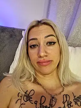 Snapshot of Fuck-Gina chatting on February 10, 2025, 1:46 am Fuck-Gina online show from February 10, 2025, 1:46 am