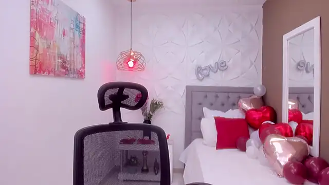 Snapshot of Sharon_tits chatting on February 16, 2026, 8:07 pm Sharon tits online show from February 16, 2026, 8:07 pm