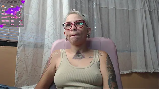 moon cat85 online show from June 23, 2026, 12:25 pm