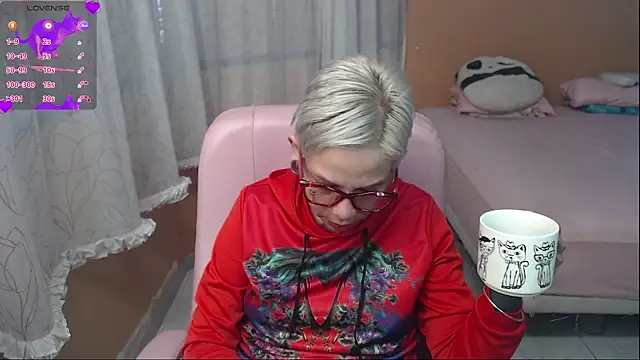 moon cat85 online show from July 8, 2026, 1:23 pm