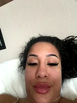 Cocobabexxx online show from November 28, 2025, 10:59 am