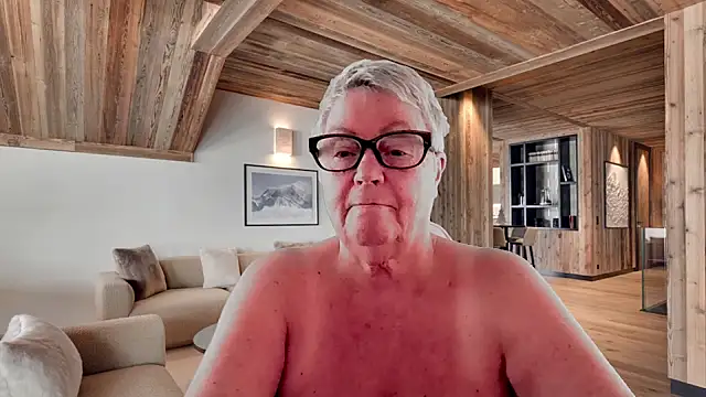 GrannyChrissy68 online show from February 16, 2026, 1:43 pm