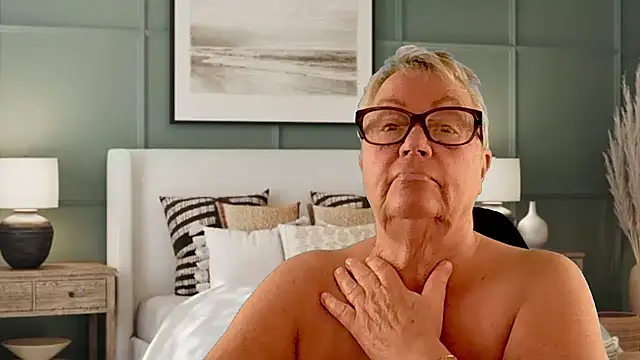 GrannyChrissy68 online show from March 13, 2026, 6:02 pm