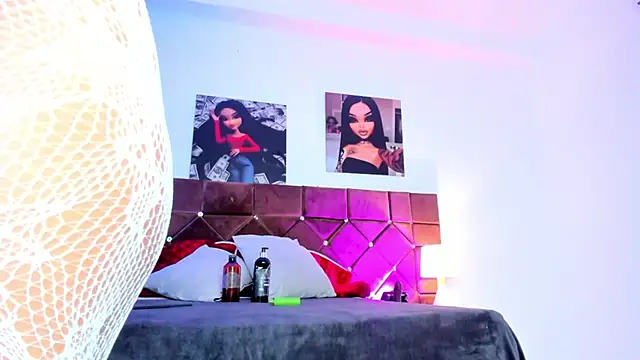 Snapshot of Ariana_lopezz chatting on February 11, 2025, 12:47 pm Ariana lopezz online show from February 11, 2025, 12:47 pm