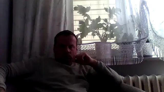Snapshot of grzes19763 chatting on June 16, 2026, 9:31 am grzes19763 online show from June 16, 2026, 9:31 am