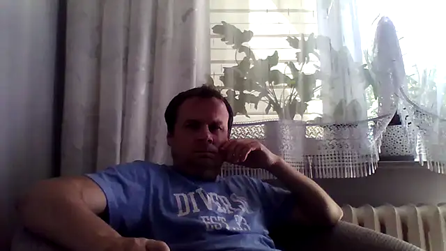 grzes19763 online show from May 22, 2026, 7:50 am