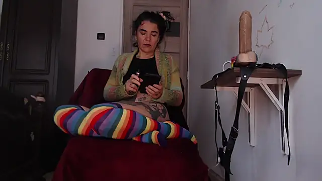 Snapshot of Goddess_Inanna chatting on October 3, 2025, 6:15 am Goddess Inanna online show from October 3, 2025, 6:15 am