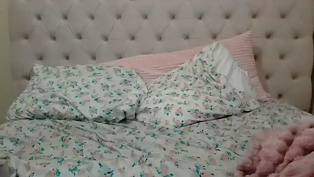 Snapshot of beautylovess chatting on February 19, 2026, 9:12 pm beautylovess online show from February 19, 2026, 9:12 pm