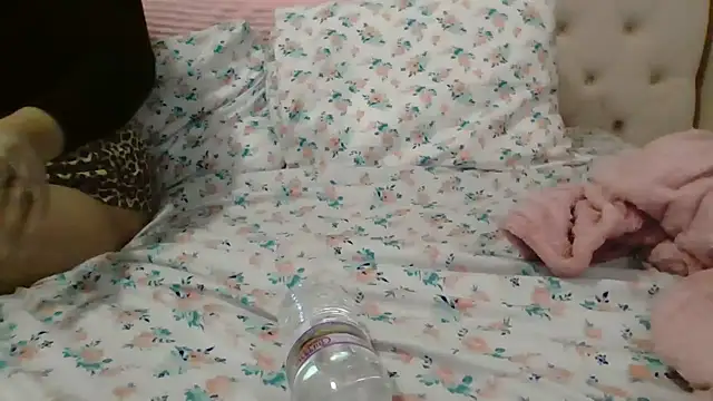 Snapshot of beautylovess chatting on February 11, 2026, 10:42 pm beautylovess online show from February 11, 2026, 10:42 pm