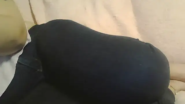 Snapshot of beautylovess chatting on April 8, 2026, 6:48 am beautylovess online show from April 8, 2026, 6:48 am