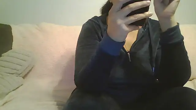 Snapshot of beautylovess chatting on November 14, 2025, 3:59 pm beautylovess online show from November 14, 2025, 3:59 pm