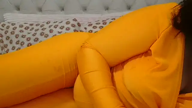 Snapshot of beautylovess chatting on January 7, 2026, 5:29 pm beautylovess online show from January 7, 2026, 5:29 pm