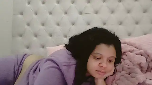 Snapshot of beautylovess chatting on February 26, 2026, 11:05 pm beautylovess online show from February 26, 2026, 11:05 pm