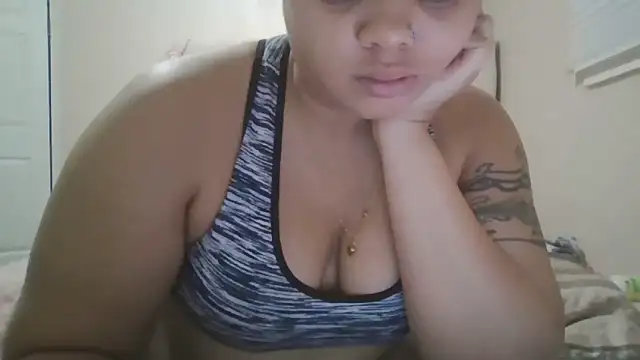 Snapshot of beautylovess chatting on December 14, 2025, 10:21 am beautylovess online show from December 14, 2025, 10:21 am