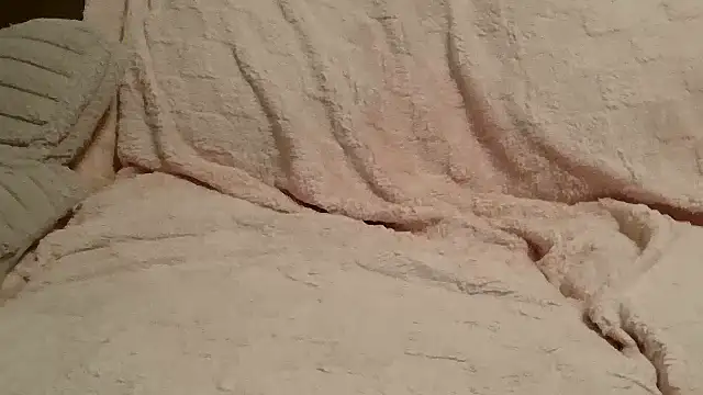 Snapshot of beautylovess chatting on March 3, 2026, 12:23 pm beautylovess online show from March 3, 2026, 12:23 pm