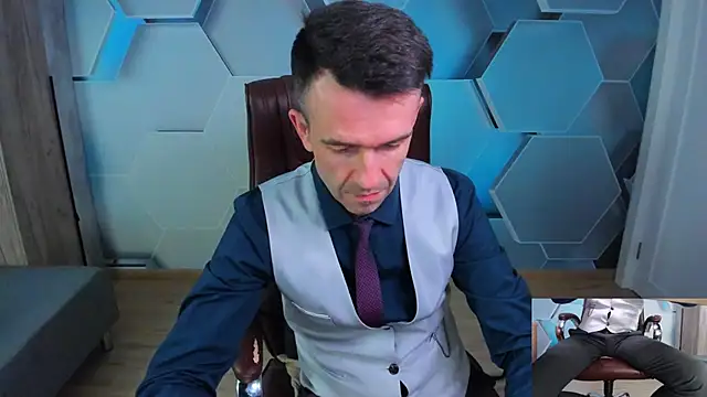 Snapshot of SteveTiger chatting on April 14, 2026, 11:15 am SteveTiger online show from April 14, 2026, 11:15 am