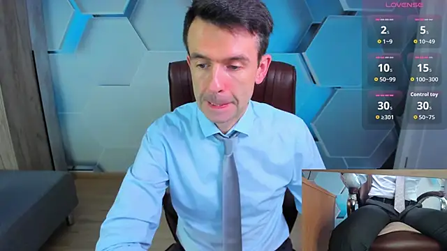 Snapshot of SteveTiger chatting on April 6, 2026, 10:27 am SteveTiger online show from April 6, 2026, 10:27 am