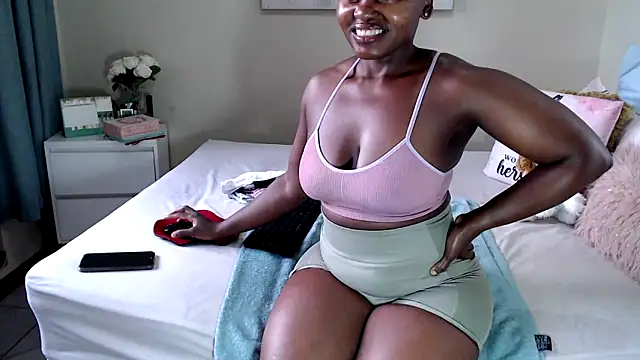 Snapshot of FitSelina66 chatting on May 12, 2026, 2:45 pm FitSelina66 online show from May 12, 2026, 2:45 pm