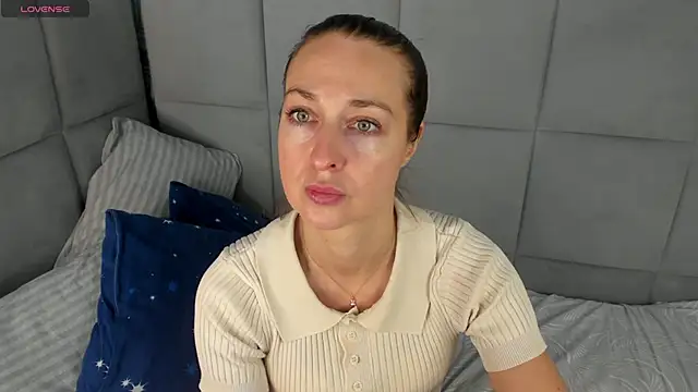 GwenCarter online show from February 18, 2025, 12:39 pm