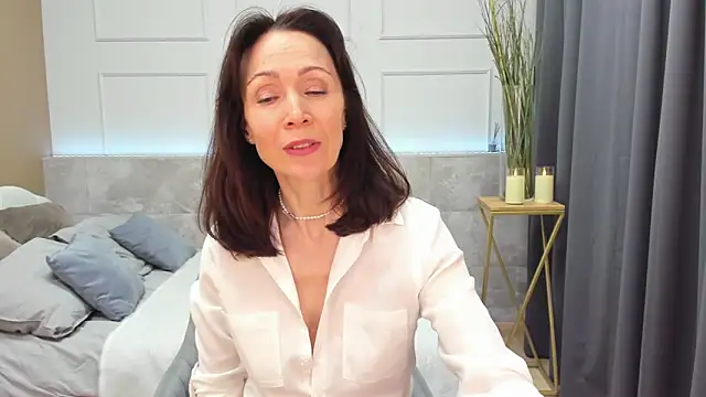 Snapshot of Maria_Gold chatting on February 22, 2025, 1:57 pm Maria Gold online show from February 22, 2025, 1:57 pm