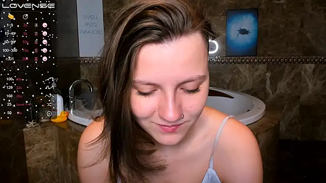 MelindaTin online show from February 14, 2025, 1:13 am