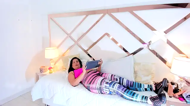 Snapshot of isa_doll chatting on March 21, 2025, 3:35 pm isa doll online show from March 21, 2025, 3:35 pm