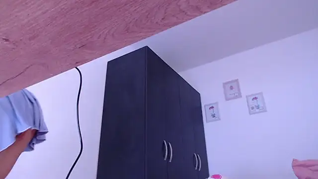 step daughter online show from October 22, 2025, 4:56 am