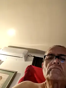 bobby69cock online show from November 1, 2025, 7:24 am