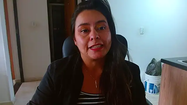 Snapshot of Ixchel_Anaid chatting on May 8, 2026, 2:32 pm Ixchel Anaid online show from May 8, 2026, 2:32 pm