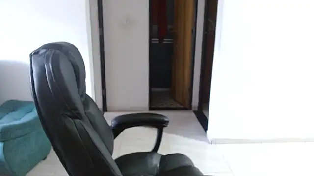 Ixchel Anaid online show from April 12, 2026, 12:30 pm