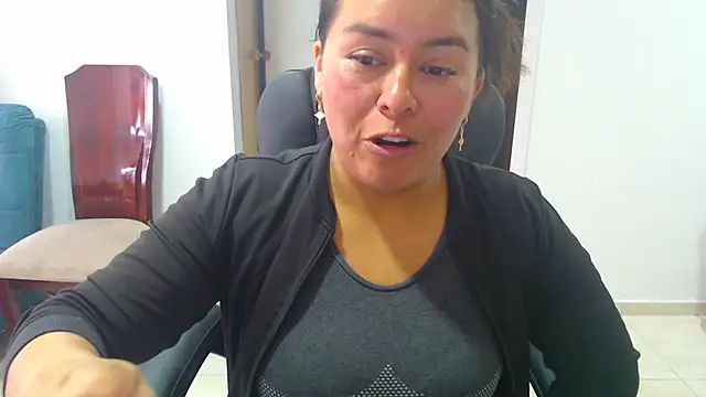 Ixchel Anaid online show from September 17, 2025, 1:24 pm