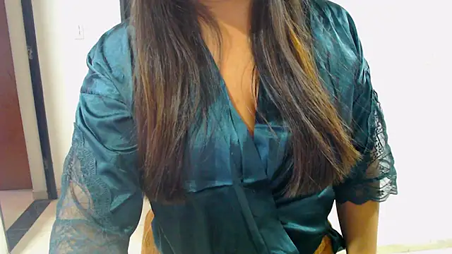 Ixchel Anaid online show from September 28, 2025, 9:33 pm