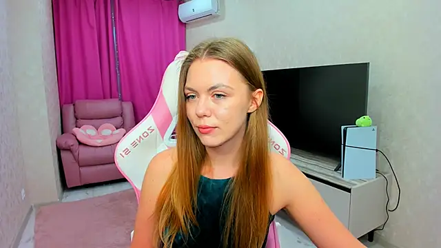 Strawberrye online show from May 12, 2026, 11:27 am