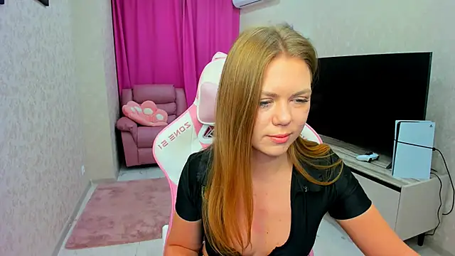 Snapshot of Strawberrye chatting on March 9, 2026, 3:21 am Strawberrye online show from March 9, 2026, 3:21 am