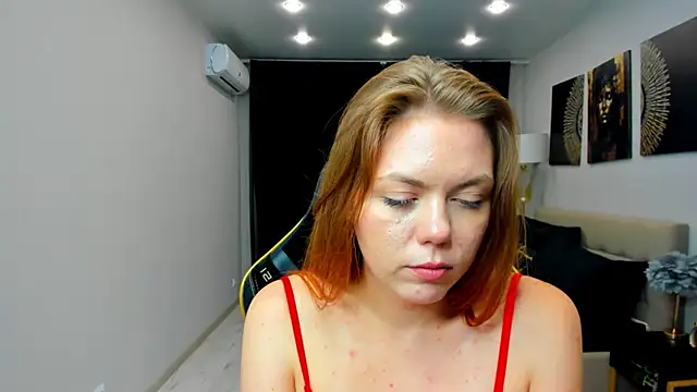 Strawberrye online show from July 7, 2026, 7:34 am